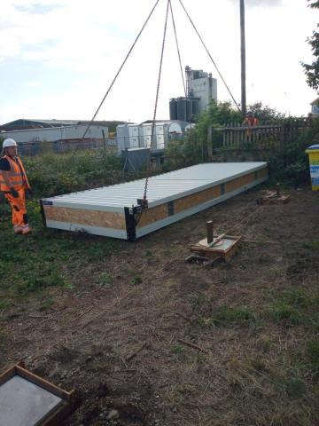  Shed touches down 